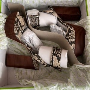 Sam Edelman Platform Heels In Snake Print